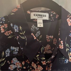 Express women’s floral navy blouse